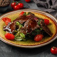 Теплый мясной салат в Ди Паоло