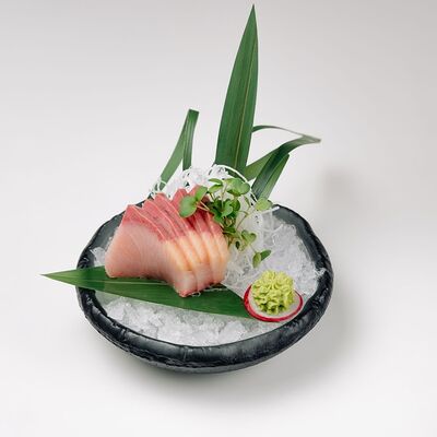 Сашими Хамачи в Under the sea по цене 1290 ₽