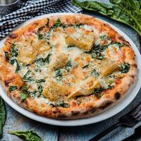 Овощная пицца с артишоками в Маймун