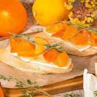 Брускетта с хурмой в Луиджи & Тосё