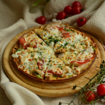 Пицца Цезарь в Pizza Club по цене 350 ₽