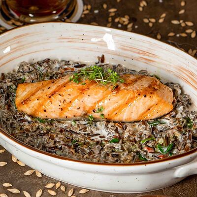 Стейк из филе лосося в Paulaner Wirtshaus Polyanka по цене 1600 ₽