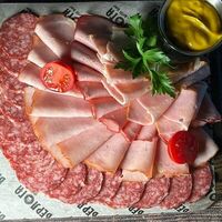 Мясная тарелка в Грильбар берлога