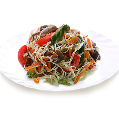 Фунчоза с курицей и овощами в Сытный дворик по цене 290 ₽