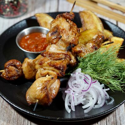 Шашлык из курицы на углях в У Швейка гриль на углях по цене 430 ₽