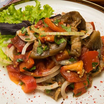 Мангал салат в Гурман студия по цене 480 ₽