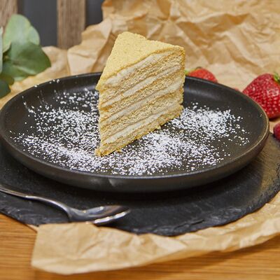 Медовик в ШУМАН по цене 380 ₽