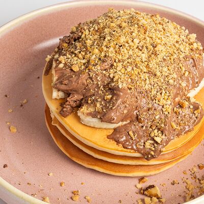 Черничные панкейки с Нутеллой и бананом в Lilian's cafe по цене 790 ₽