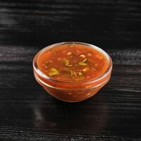 Фирменный красный соус в Наими