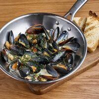 Мидии на сковородке в соусе горгонзола в Клёво