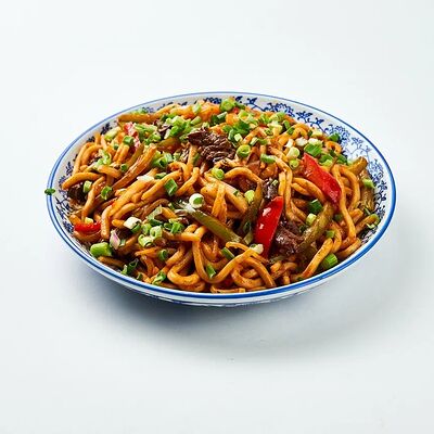 Жареная лапша с говядиной в Ramen Shifu по цене 760 ₽