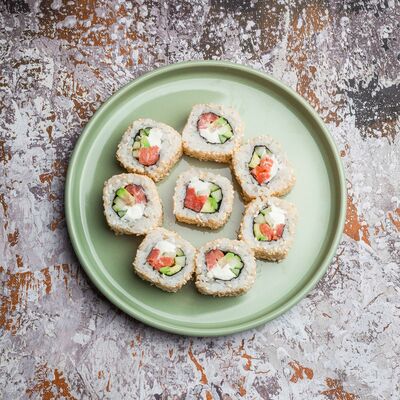 Дакота маки в Sushi & More по цене 390 ₽