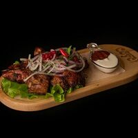 Шашлык из cвинoй шеи в специях в Соус