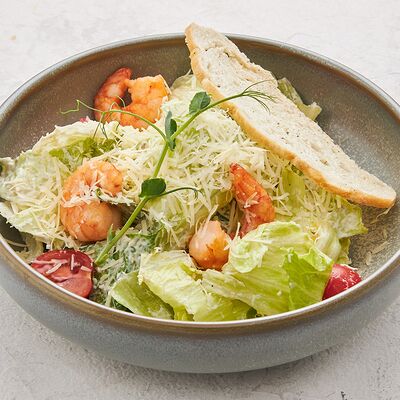 Цезарь с креветками в Балтия по цене 790 ₽