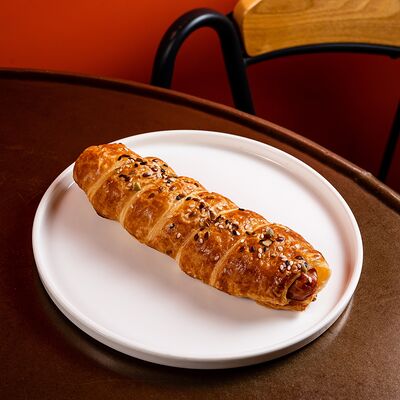 Сосиска в тесте в Алёнка по цене 230 ₽