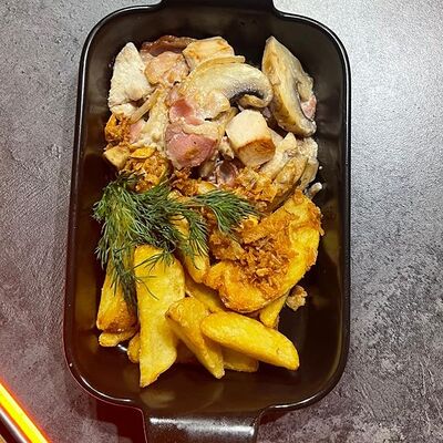 Мясная сковородка в Moyo по цене 475 ₽