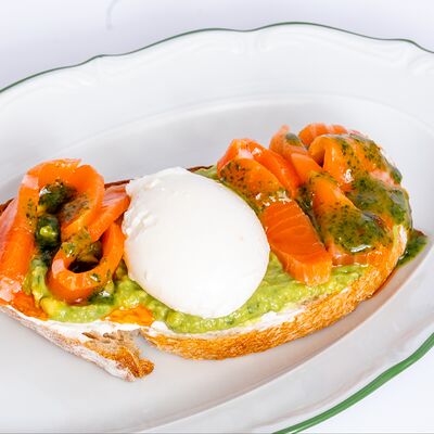 Брускетта с красной рыбой и крем-чиз в Lilian's cafe по цене 620 ₽