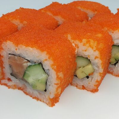 Ролл Калифорния с лососем в Pizza mizza по цене 345 ₽