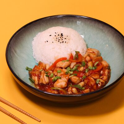 Курица гунбао в Thai Fun по цене 480 ₽