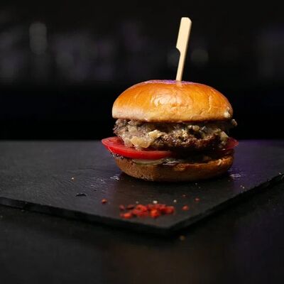 Бургер с грибами и трюфелем в burgershrimps по цене 590 ₽