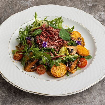 Салат Ломбардия в Гранж Кафе по цене 1400 ₽