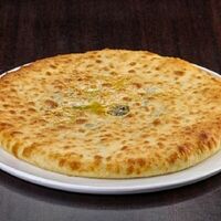 Осетинский пирог со свекольными листьями в Лоза