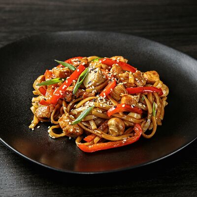 Удон с курицей в Loca Pizza по цене 600 ₽