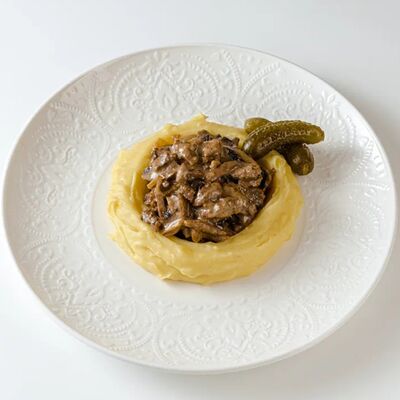 Бефстроганов из говяжьей вырезки в Волконский по цене 790 ₽