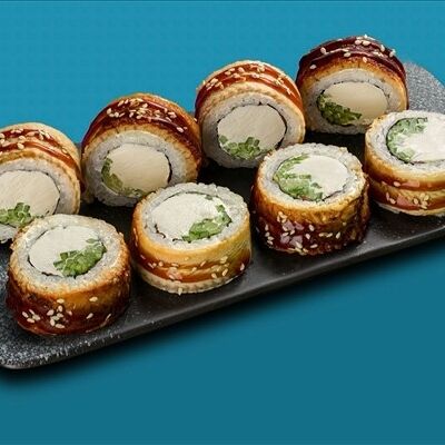 Канада с огурцом в О! Суши по цене 890 ₽