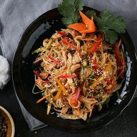 Салат по-харбински в Hungry Dragon