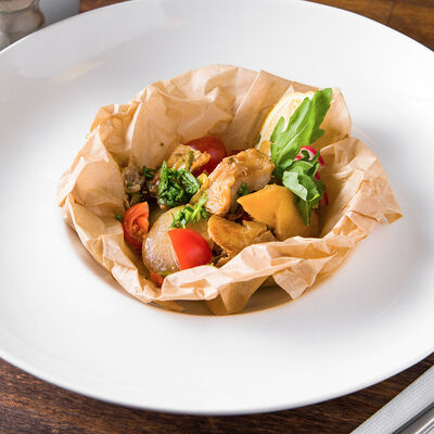 Треска запеченная в пергаменте с овощами в Кафе RSC по цене 250 ₽
