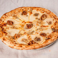 Груша и сыр горгонзола в Ariana