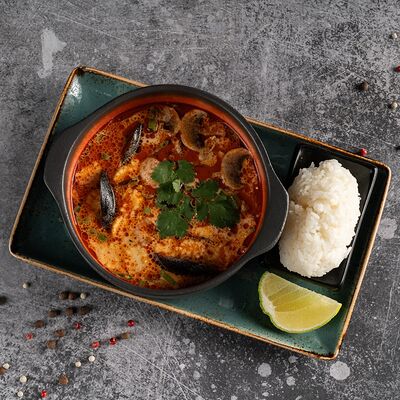 Том Ям с креветками в Фарш бургер халяль по цене 2490 ₽