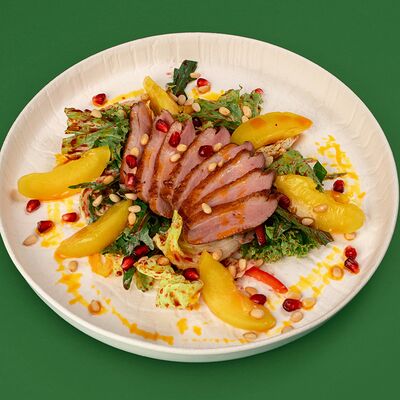 Утиная грудка с персикамив Лаваш Town Красная по цене 660 ₽