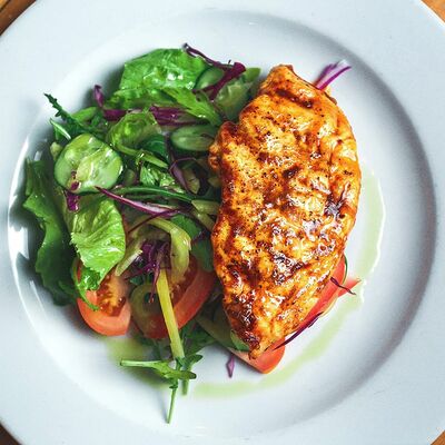 Стейк из куриной грудки в Вобла по цене 520 ₽