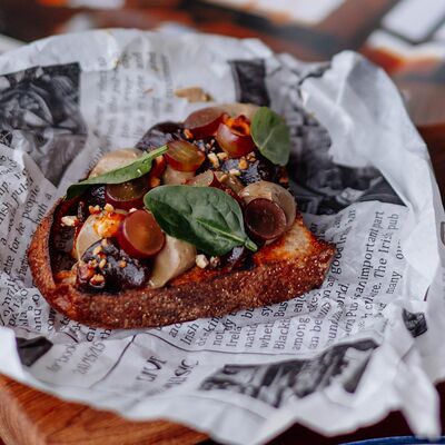 Брускетта с паштетом из печени кроликав Охара по цене 420 ₽