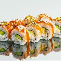 Ролл с креветкой и соленой карамельюв Rolls Bar