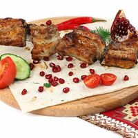 Шашлык из свиных ребрышек в Тот самый шашлычок