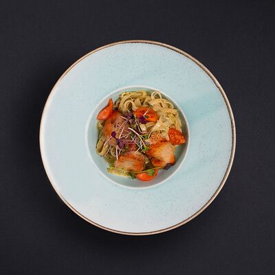 Лингвини с индейкой и авторским соусом песто в Roof Panorama Cafe по цене 460 ₽