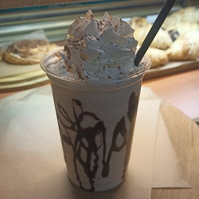 Шоколадный молочный коктейль в Кофеярд по цене 349 ₽