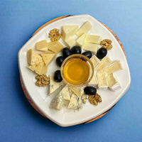 Сырная тарелка Кавказ в Огни Города