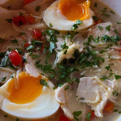 Суп с индейкой и яйцом в Polla Vina по цене 375 ₽
