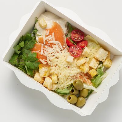 Цезарь с форелью и пармезаномв Life Time Cafe по цене 360 ₽