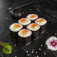 Ролл с лососем и огурцом в Суши Профи