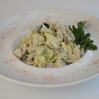 Салат Тбилисский в Кабанчик по цене 510 ₽