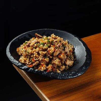 Рис жареный с курицей в Buba Sushi по цене 860 ₽