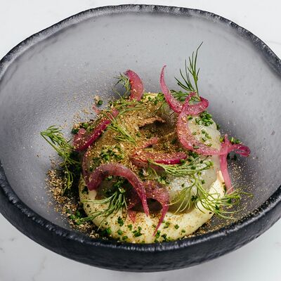 Грузди с картофельным кремом в Hello Wine по цене 430 ₽