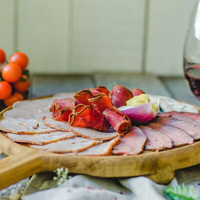 Ассорти из мясных закусок в Пряности & Радости на Васильевском по цене 1990