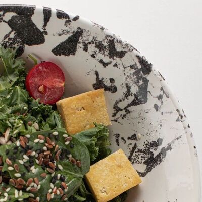 Зеленый салат с тофу в Here sushi по цене 1100 ₽