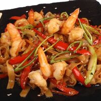 Wok c лапшой рамен в Шенген